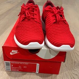 Nike Kids Roshe Two Flyknit Red Sneakers